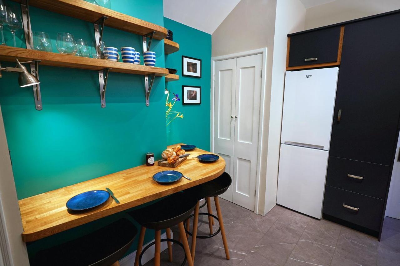 Apartamento Tastefully Decorated 1-Bed With Free Parking - At Hem Winchester Exterior foto
